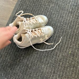 Under Armour Size 12K youth baseball cleats.